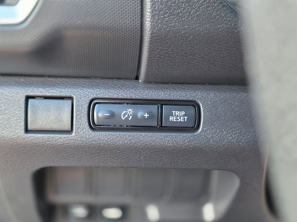 Used 2023 Nissan Frontier SV image 36