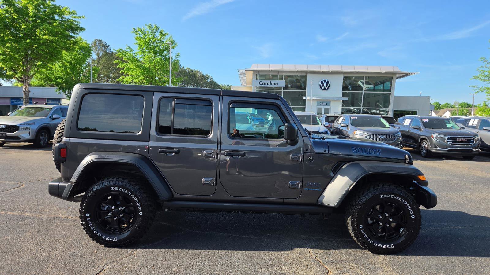 Used 2023 Jeep Wrangler Unlimited w/ Cold Weather Group image 3