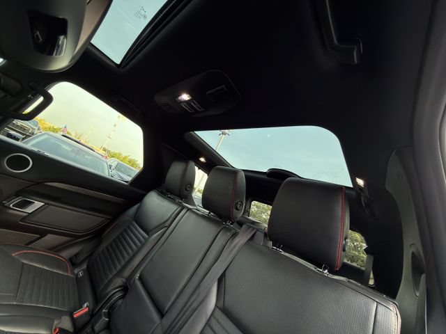 Used 2018 Land Rover Discovery HSE AWD/4WD image 29