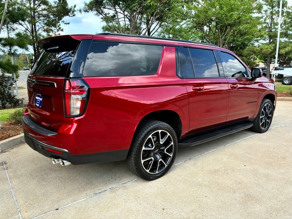 Certified 2022 Chevrolet Suburban RST w/ Sport Performance Package RWD image 9