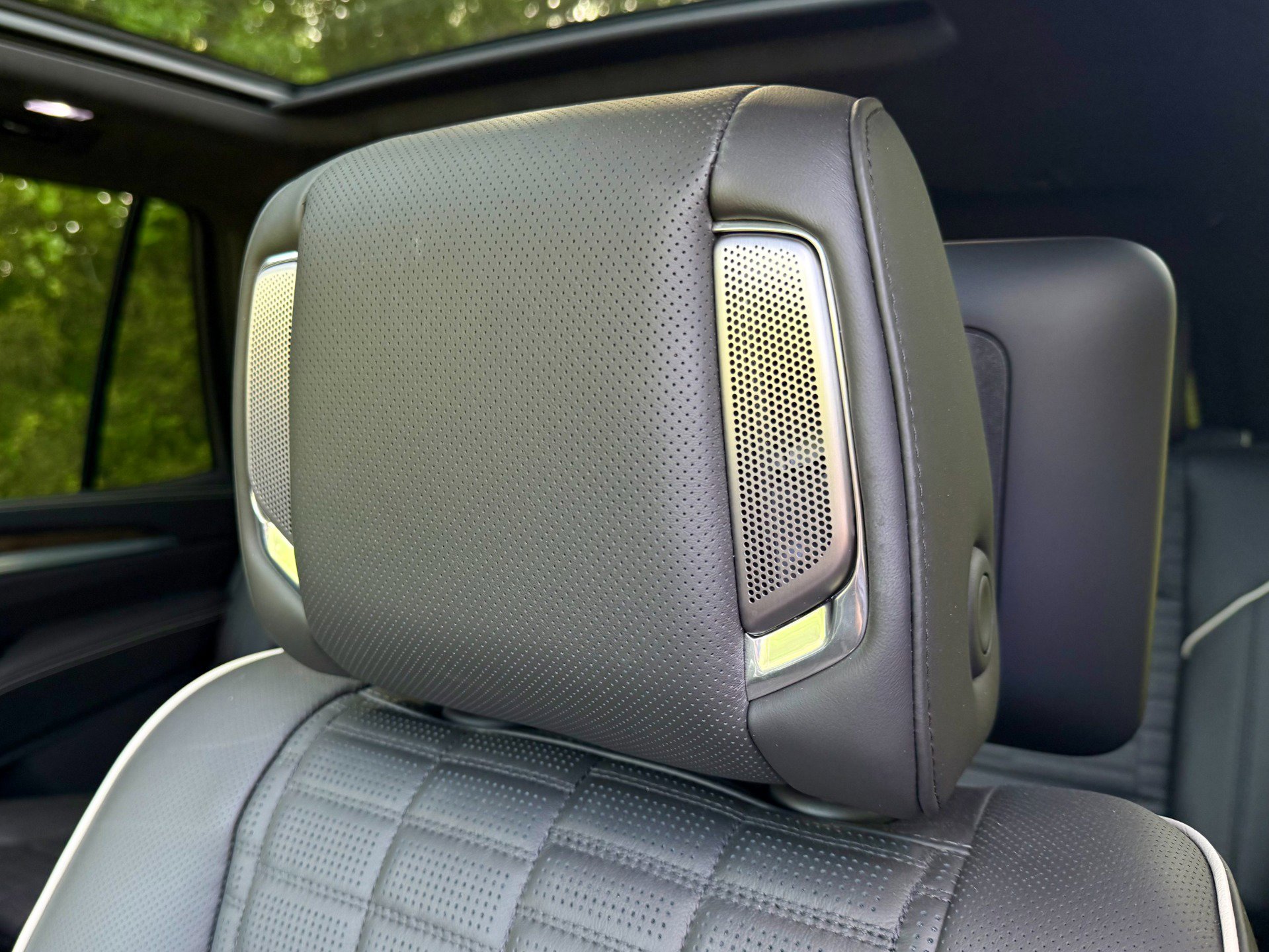 Used 2025 Cadillac Escalade Sport Platinum w/ LPO, ONYX Package image 23