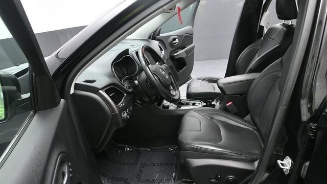 Used 2020 Jeep Cherokee Limited AWD/4WD image 28