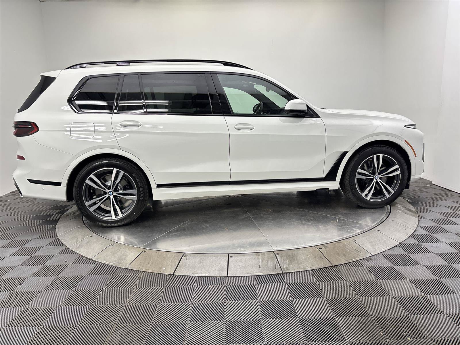 New 2027 BMW X7 xDrive40i w/ M Sport Package AWD/4WD image 17