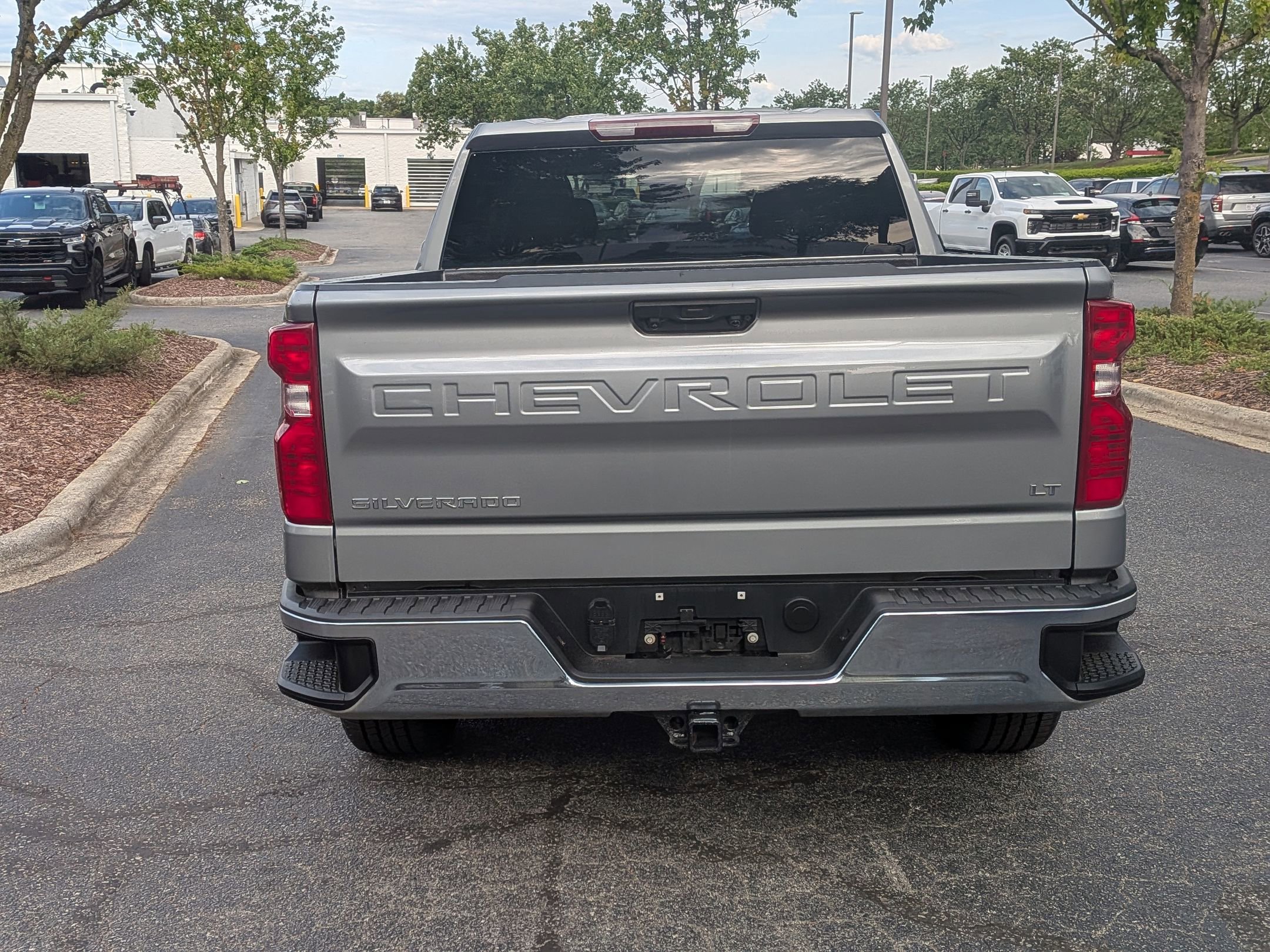 Used 2023 Chevrolet Silverado 1500 LT AWD/4WD image 8