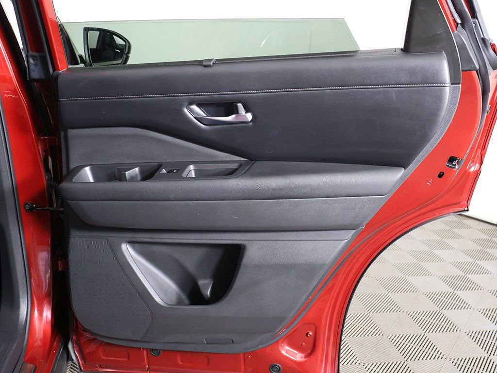 Used 2023 Nissan Pathfinder SL w/ Lighting Package (N92) image 28