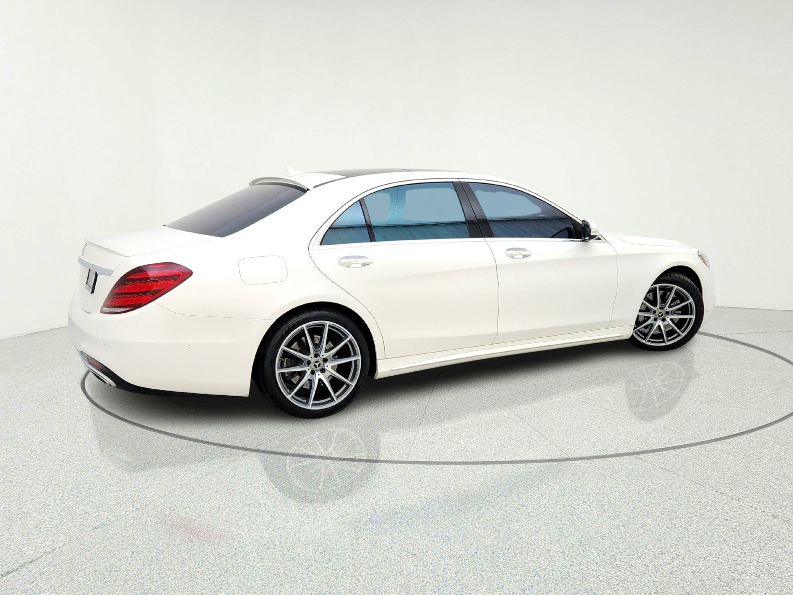 Used 2018 Mercedes-Benz S 560 Sedan image 8