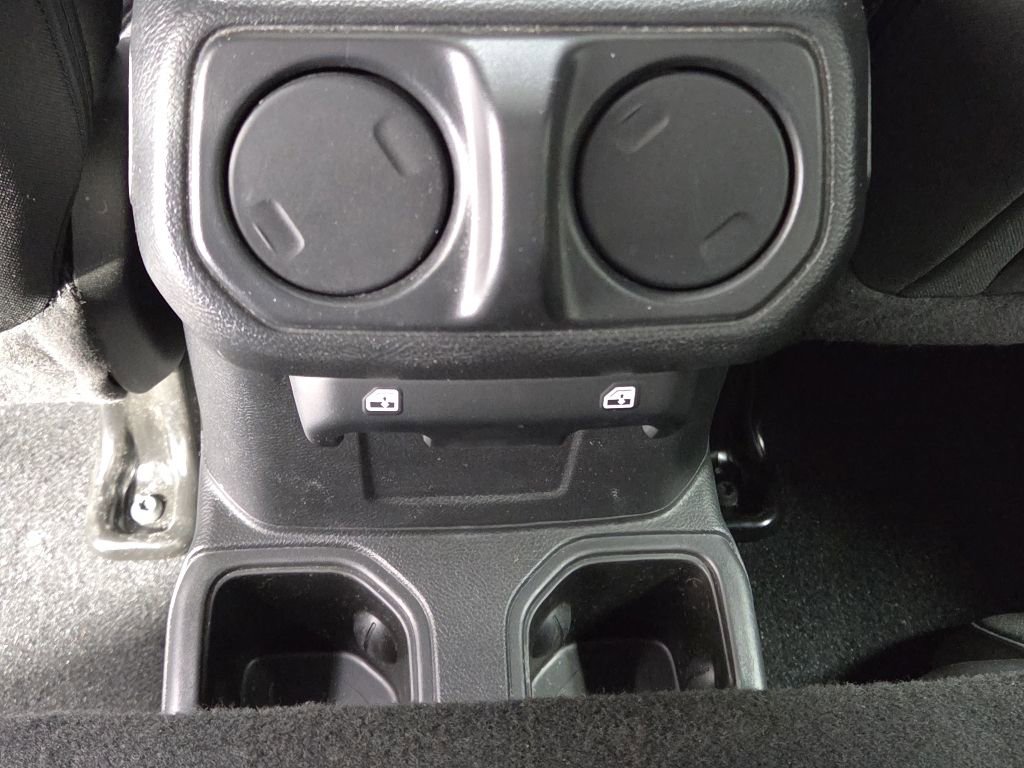 Used 2023 Jeep Wrangler Unlimited Sport AWD/4WD image 30