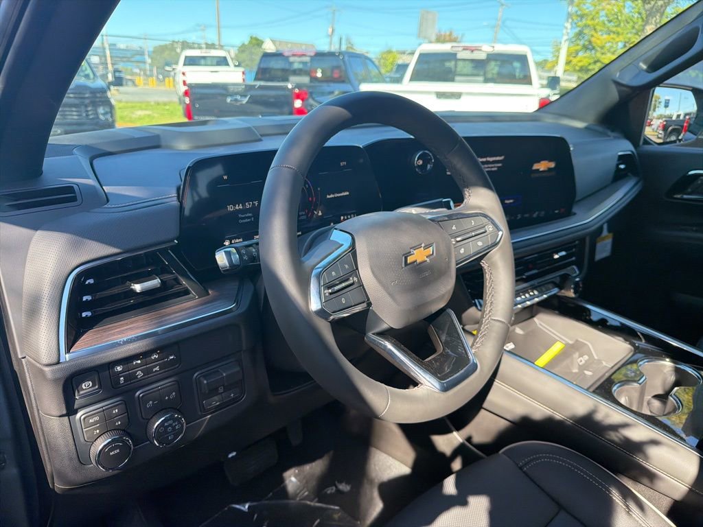 New 2026 Chevrolet Suburban Premier image 6