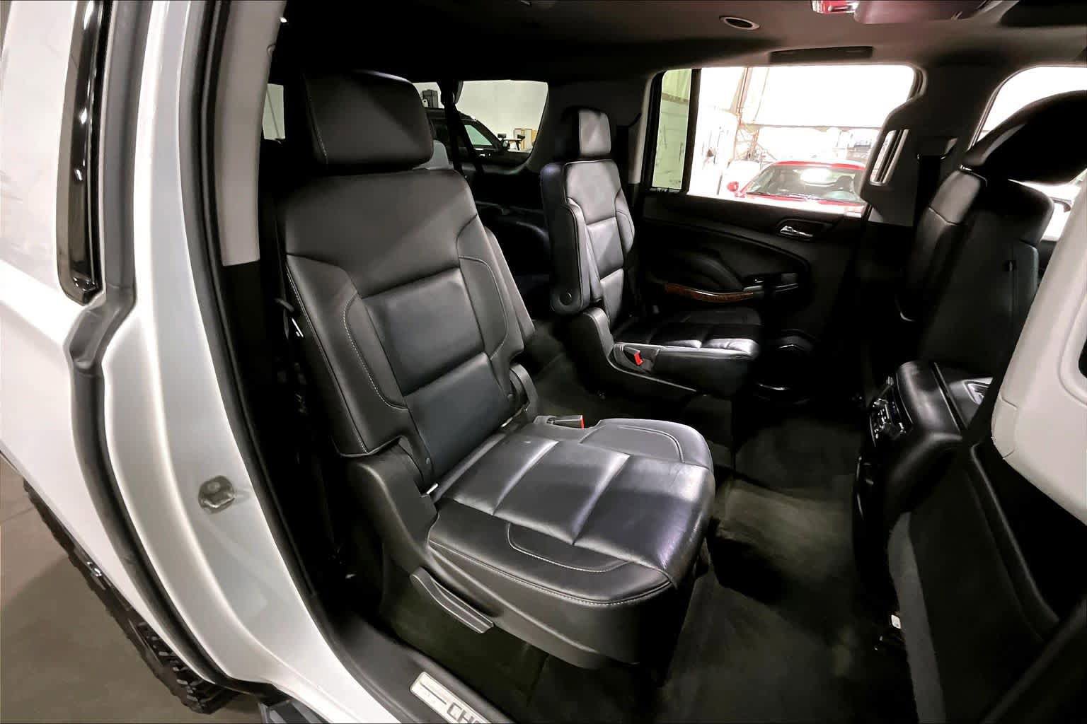 Used 2019 Chevrolet Suburban Premier AWD/4WD image 20
