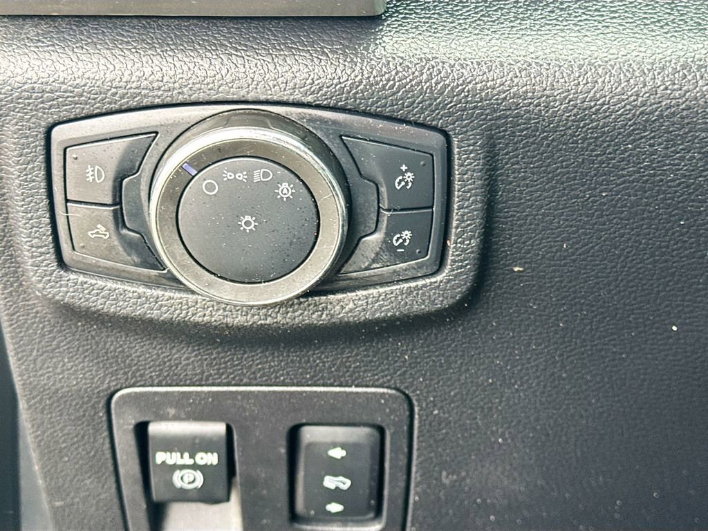 Used 2020 Ford F150 Lariat w/ Equipment Group 502A Luxury image 11