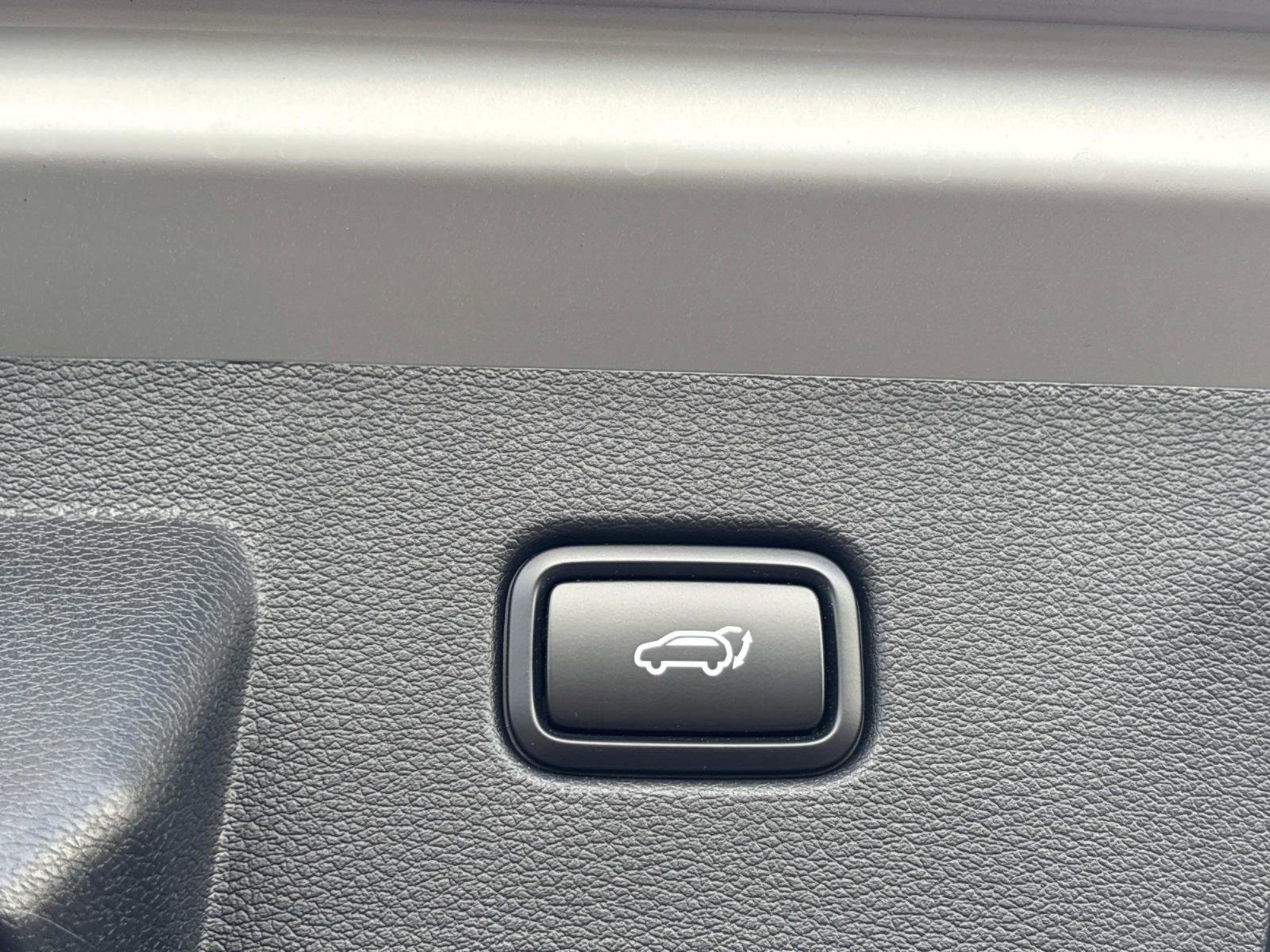New 2026 Kia Sportage SX FWD image 13