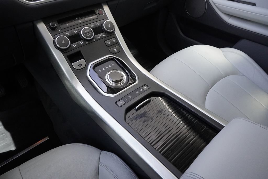 Used 2017 Land Rover Range Rover Evoque SE AWD/4WD image 14