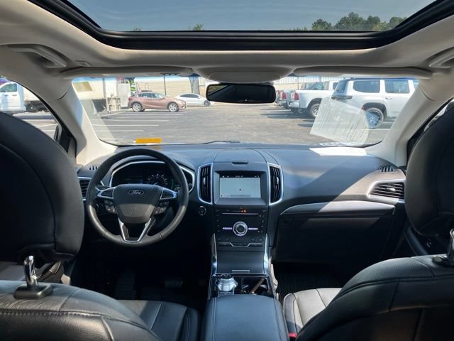 Used 2019 Ford Edge Titanium w/ Equipment Group 301A AWD/4WD image 20