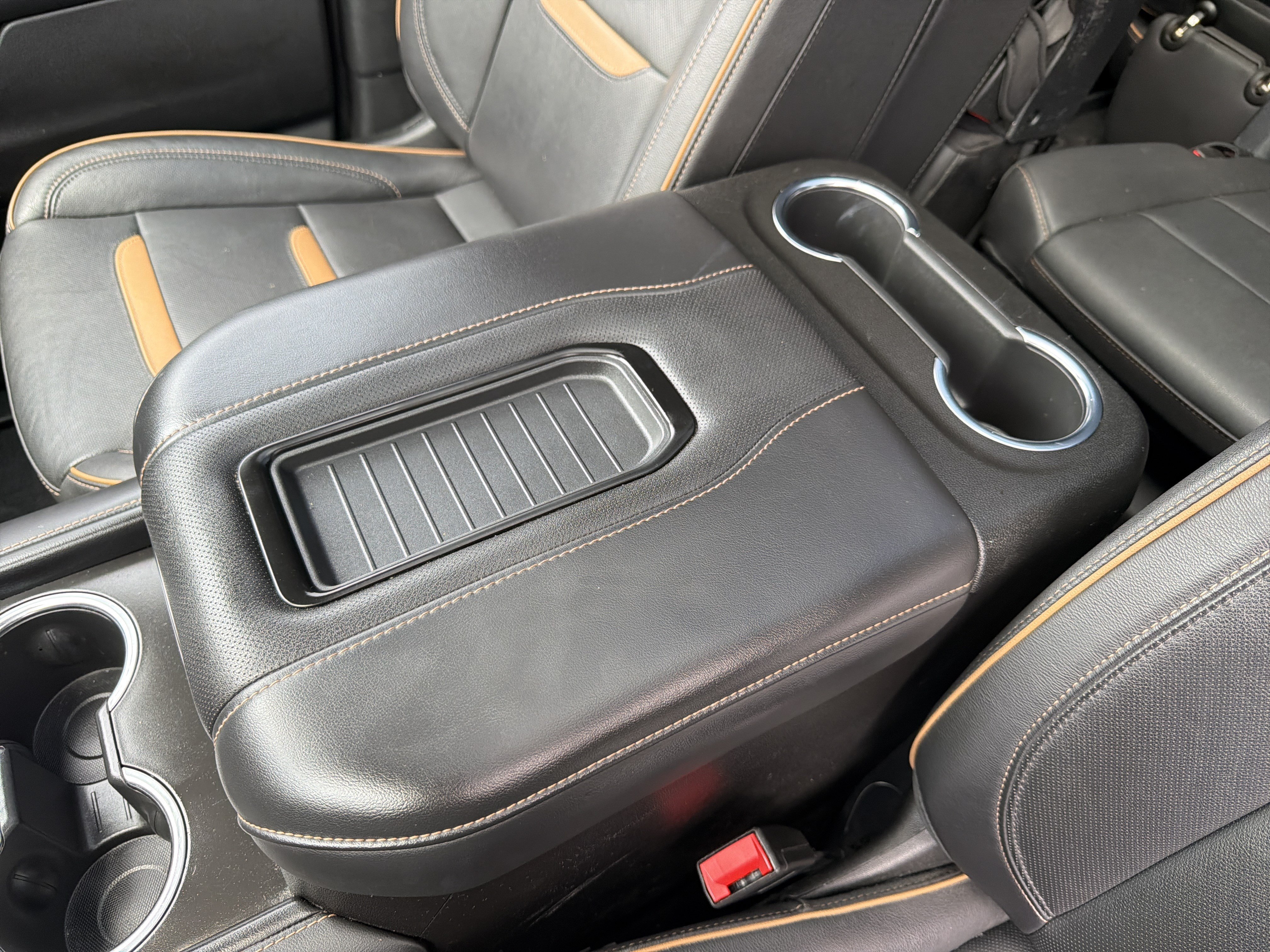 Used 2023 GMC Yukon AT4 w/ AT4 Premium Package AWD/4WD image 45
