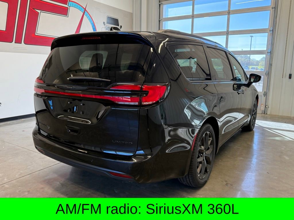 New 2026 Chrysler Pacifica Limited w/ S Appearance Package image 4