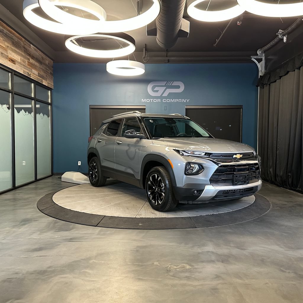 Used 2023 Chevrolet TrailBlazer LT AWD/4WD image 1