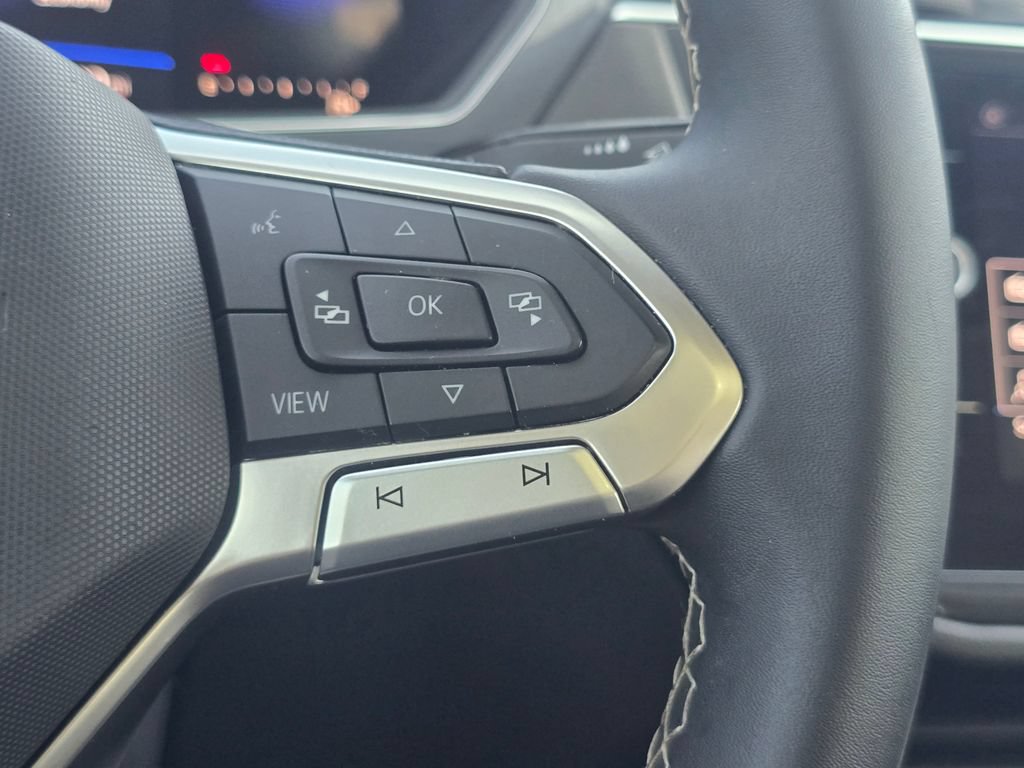 Used 2023 Volkswagen Tiguan SE FWD image 33