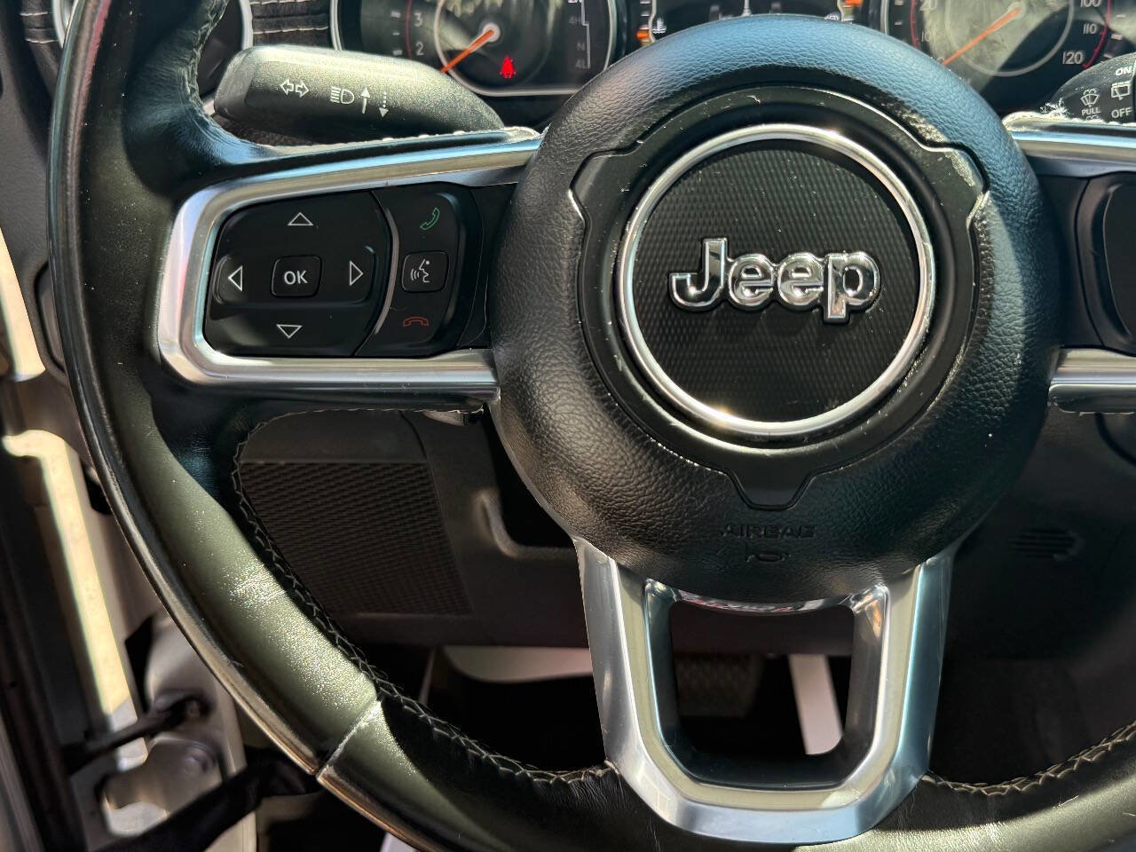 Used 2019 Jeep Wrangler Unlimited Sahara image 26