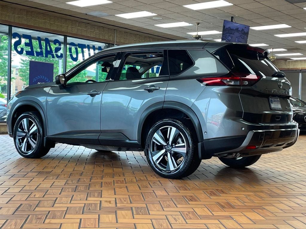 Used 2024 Nissan Rogue SL w/ SL Premium Package AWD/4WD image 6