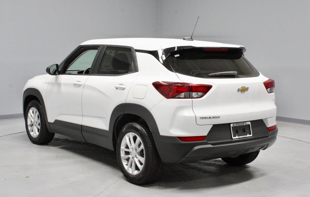Used 2024 Chevrolet TrailBlazer LS w/ LS Convenience Package FWD image 9