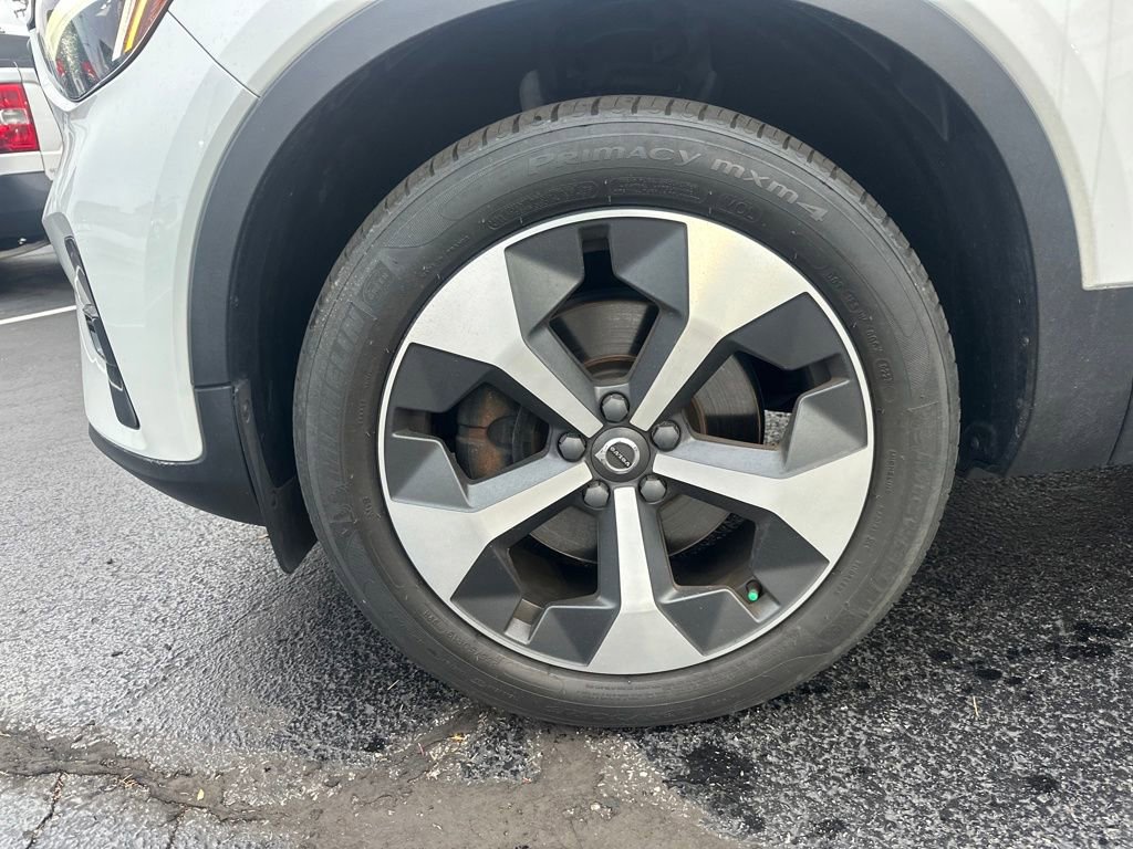 Used 2023 Volvo XC40 B5 Plus w/ Protection Package Premier image 42