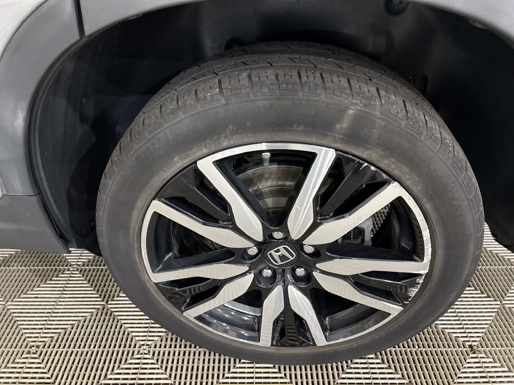 Used 2020 Honda Pilot Touring image 9