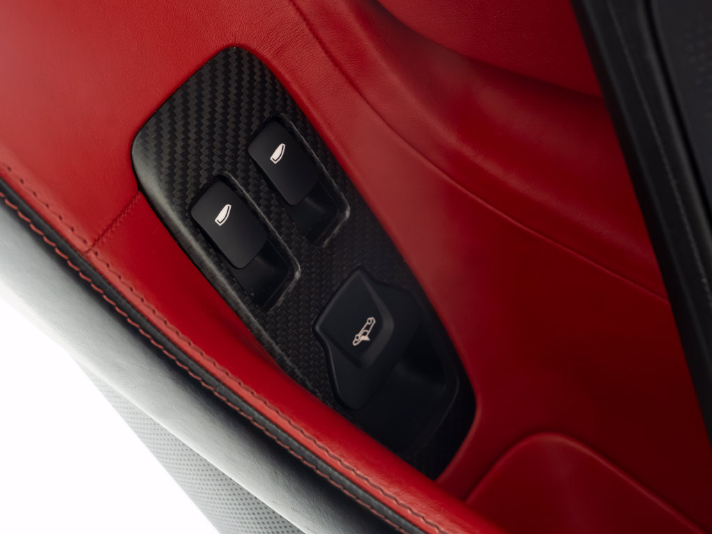 Used 2017 McLaren 570S RWD image 14