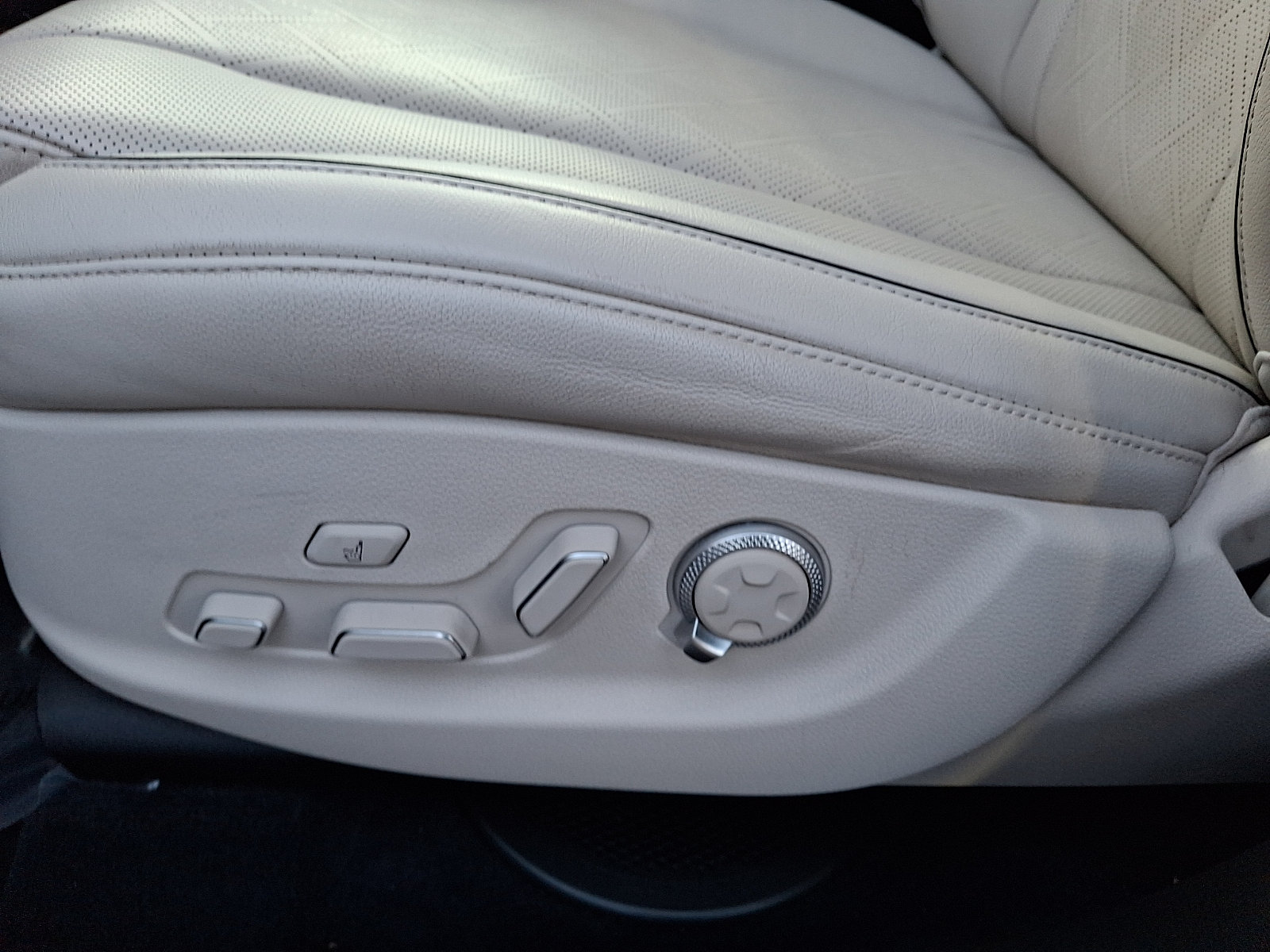 Certified 2025 Genesis GV80 3.5T Advanced AWD/4WD image 16