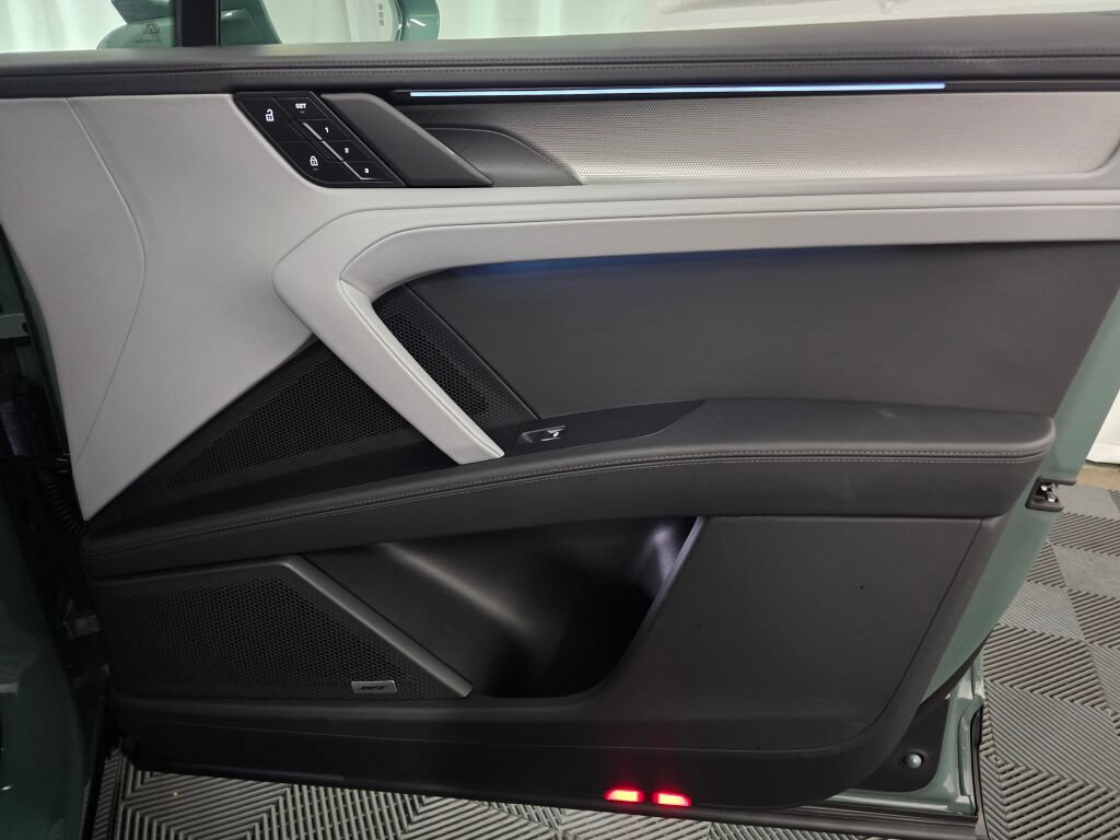 New 2026 Porsche Cayenne Electric AWD/4WD image 26