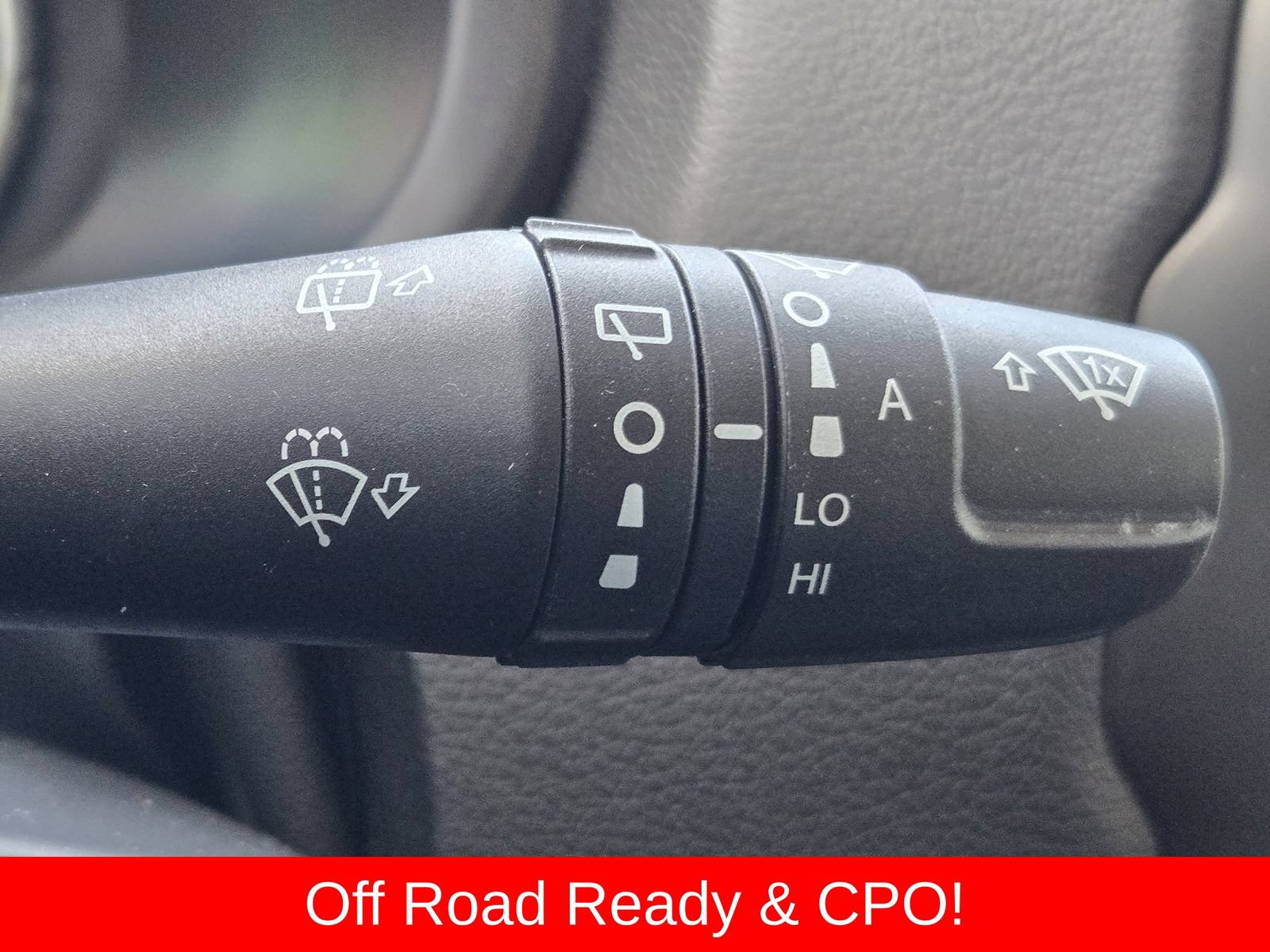 Used 2023 Jeep Renegade Trailhawk AWD/4WD image 36