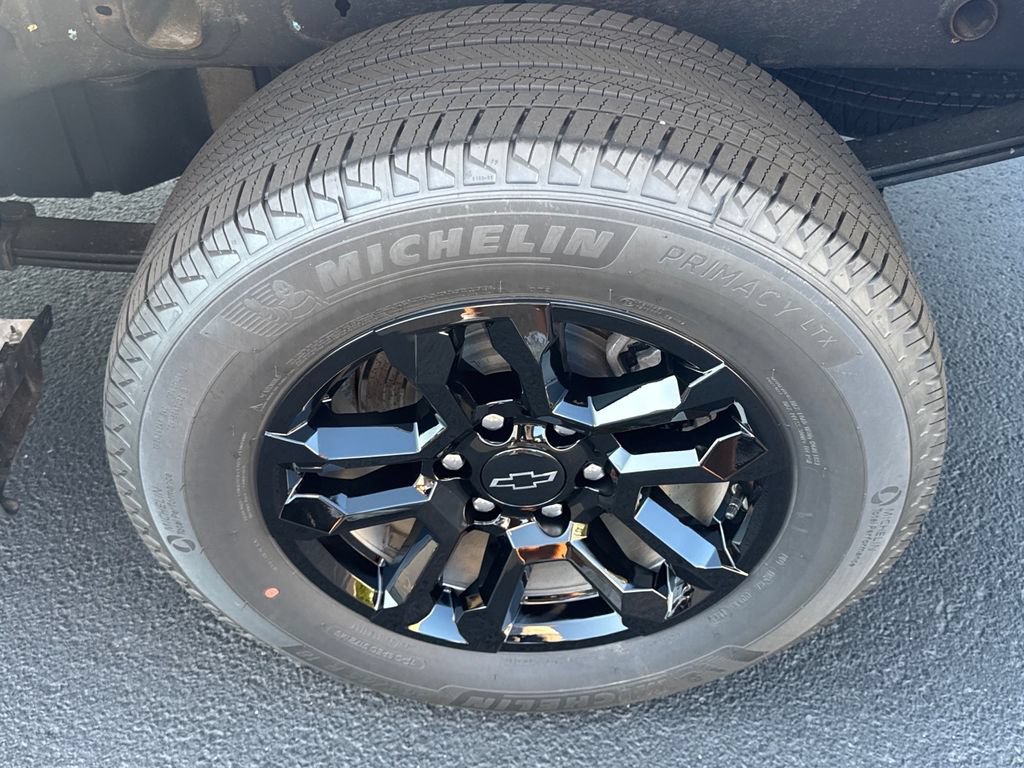 Used 2025 Chevrolet Silverado 1500 RST AWD/4WD image 10