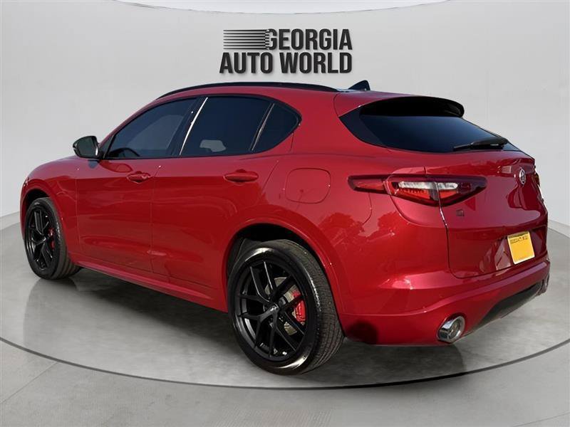 Used 2021 Alfa Romeo Stelvio Ti w/ Premium Package AWD/4WD image 7