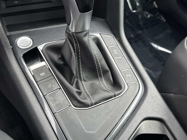 Certified 2023 Volkswagen Tiguan SE R-Line FWD image 24
