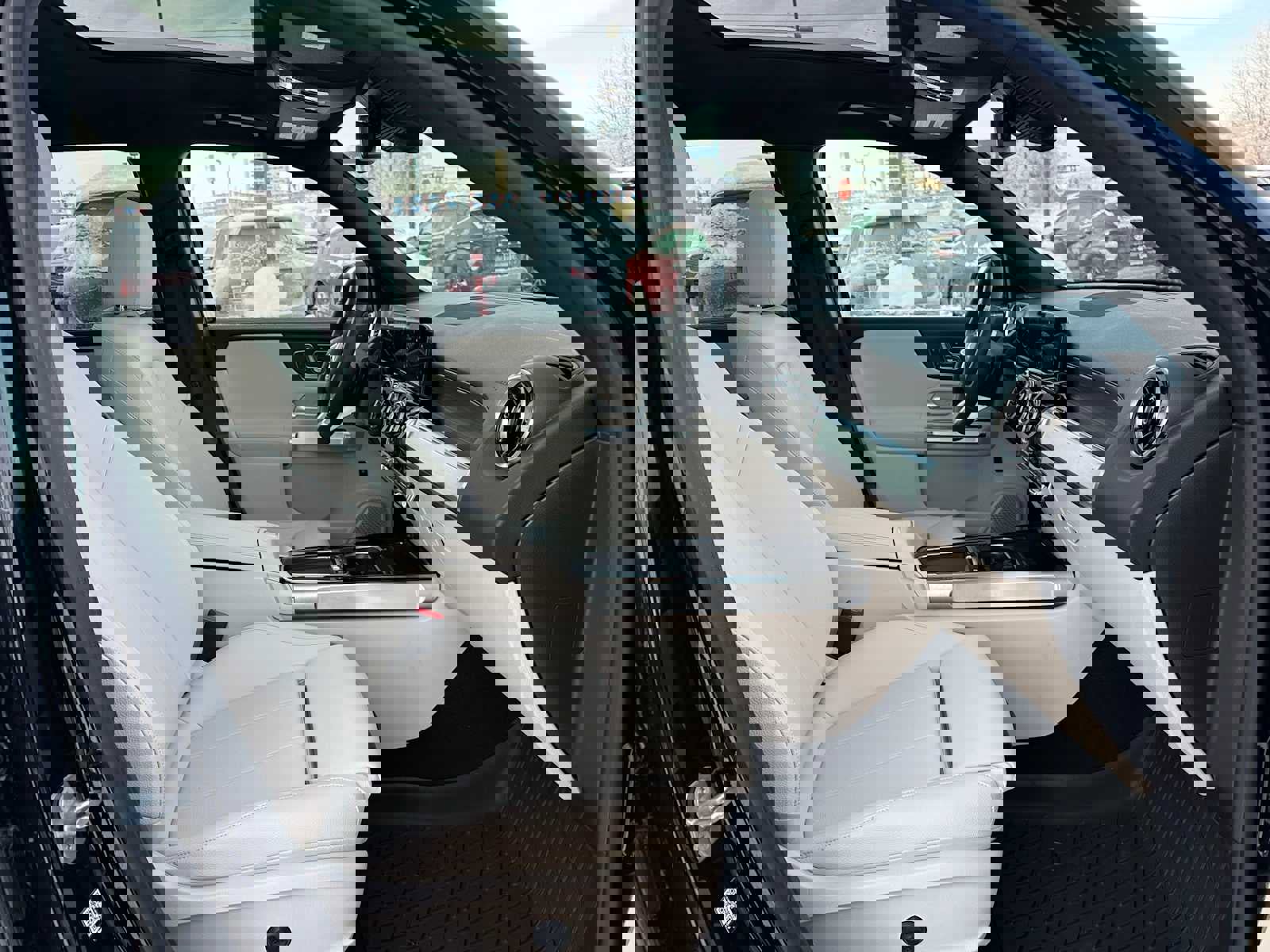 Used 2026 Mercedes-Benz GLB 250 4MATIC image 10