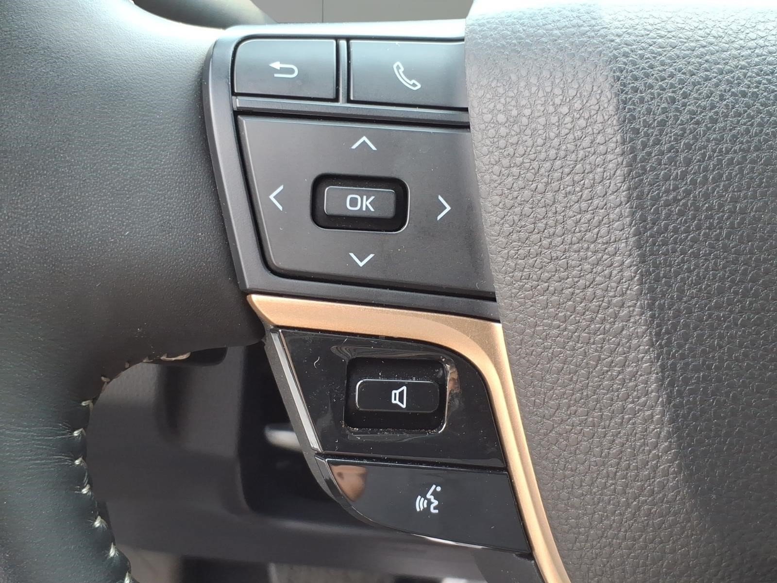 Used 2025 Toyota Crown Signia AWD/4WD image 16