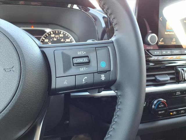 Certified 2025 Nissan Pathfinder SV image 21