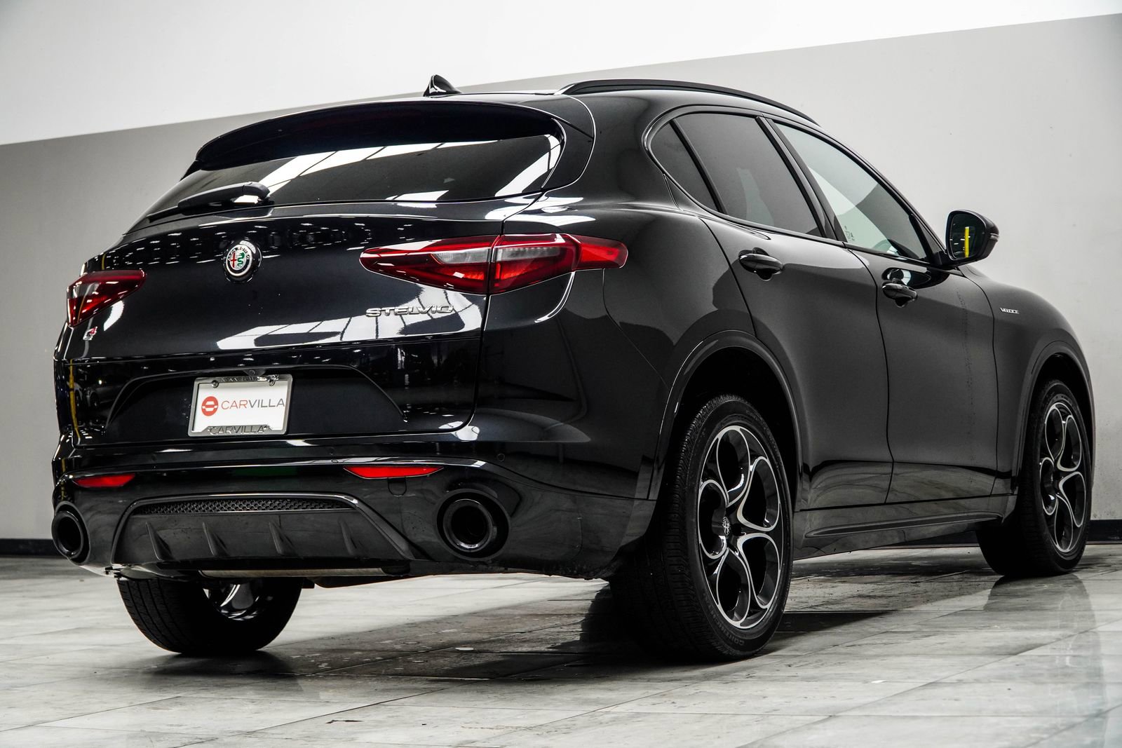 Used 2023 Alfa Romeo Stelvio Veloce image 13