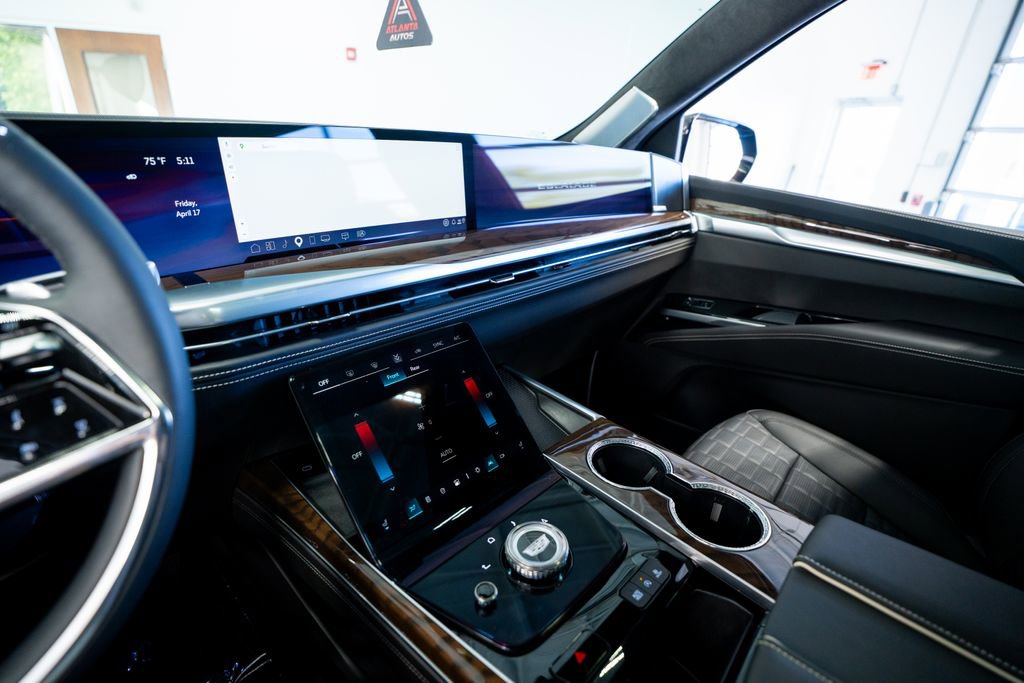 Used 2026 Cadillac Escalade ESV Platinum Sport w/ LPO, ONYX Package image 35