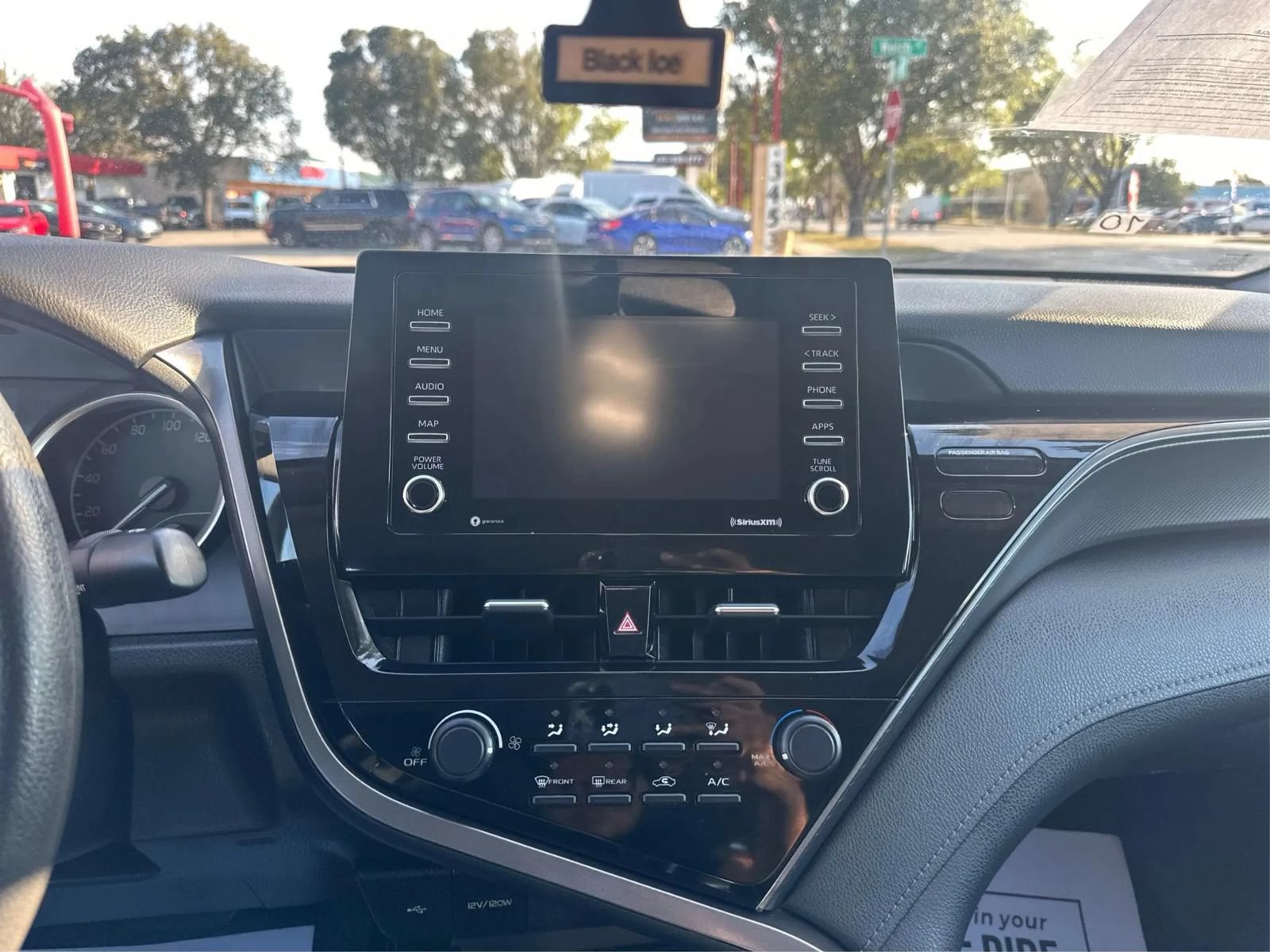 Used 2021 Toyota Camry LE FWD image 14