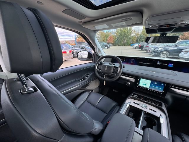 New 2025 Lincoln Navigator Reserve image 18