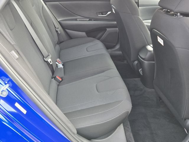Used 2026 Hyundai Elantra SE FWD image 15