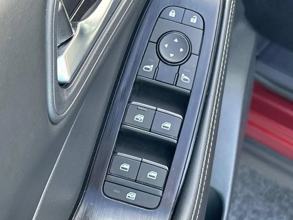 Used 2026 Nissan Rogue SV w/ Cold Weather Package FWD image 27