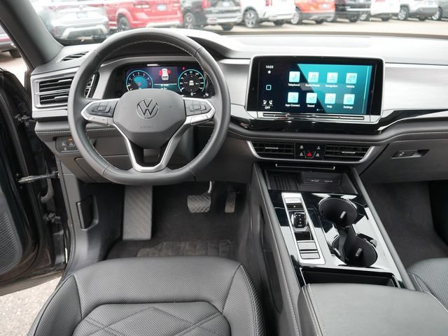 Certified 2025 Volkswagen Atlas Cross Sport SE FWD image 21