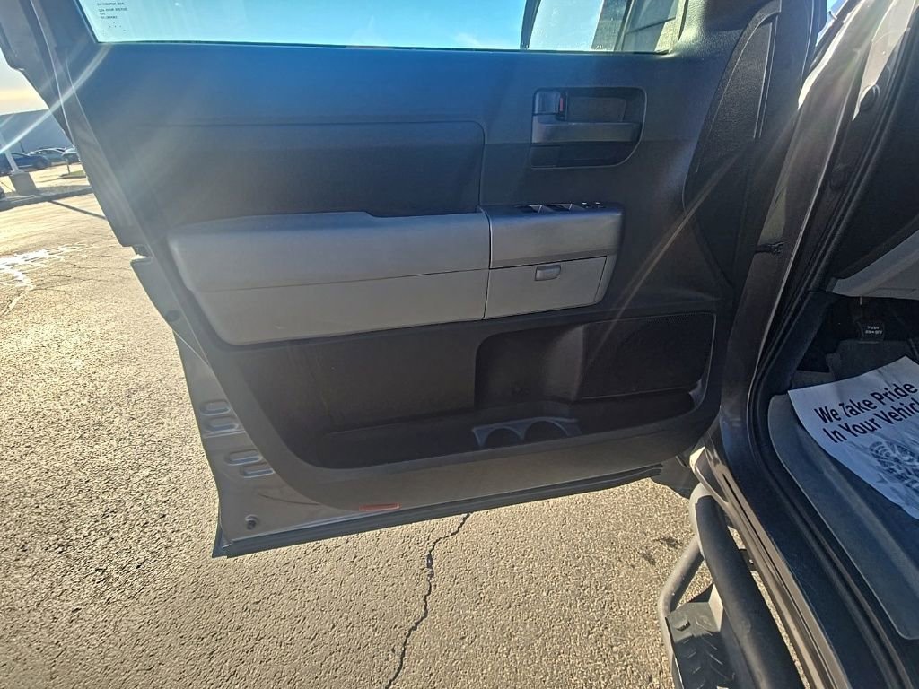 Used 2012 Toyota Tundra 4x4 CrewMax w/ Tow Pkg image 13