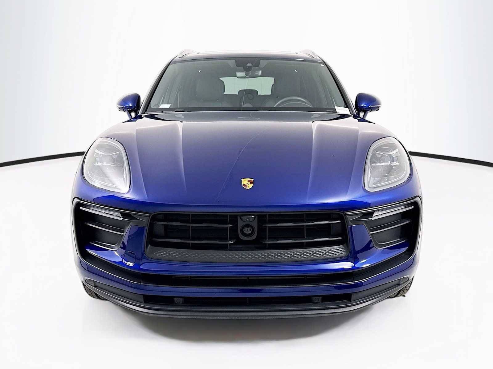 Certified 2026 Porsche Macan AWD/4WD image 6