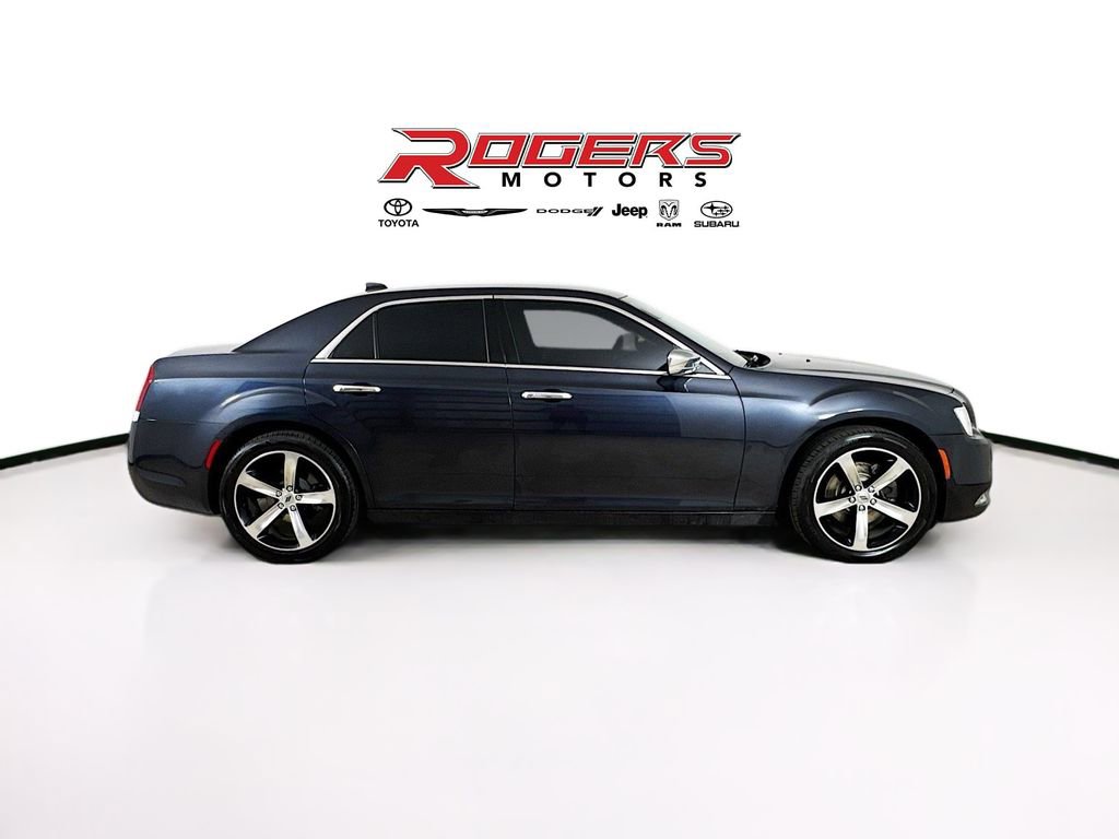 Used 2018 Chrysler 300 Limited image 9