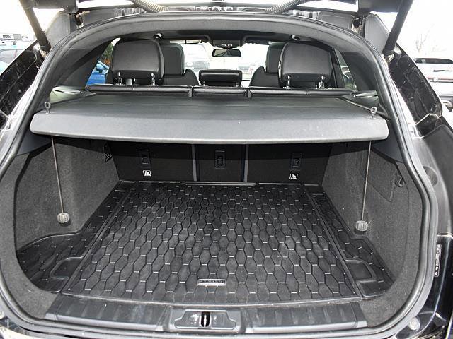 Used 2017 Jaguar F-PACE R-Sport image 7