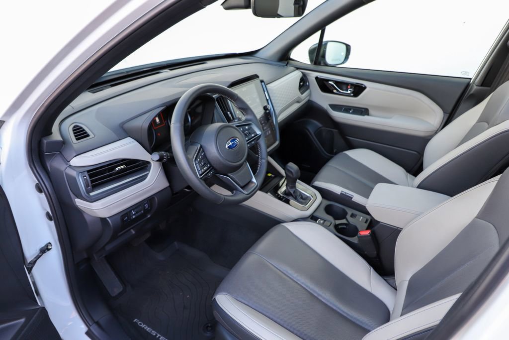 Used 2025 Subaru Forester Limited image 21