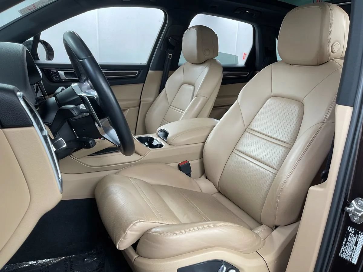 Used 2019 Porsche Cayenne AWD/4WD image 5