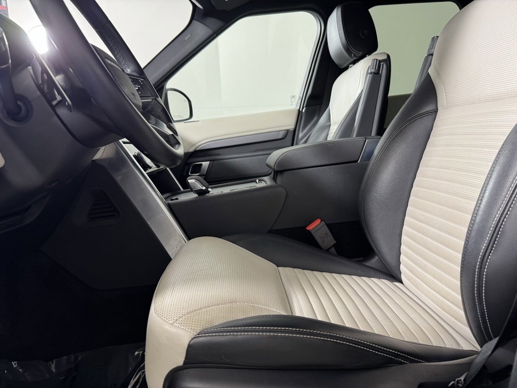 Used 2021 Land Rover Discovery S R-Dynamic image 12